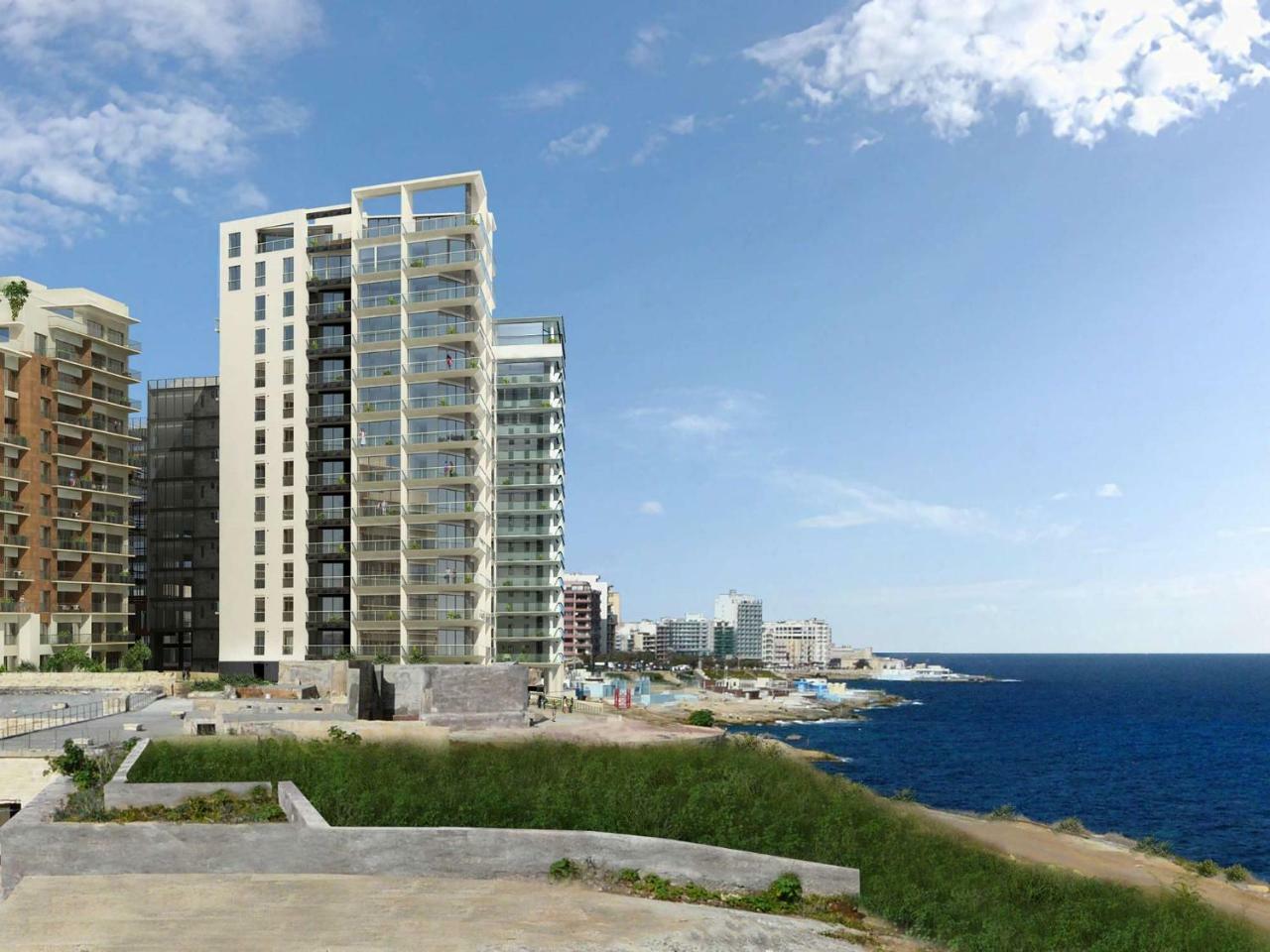 Seafront Apartment In Sliema With Pool, Upmarket Complex Exteriör bild
